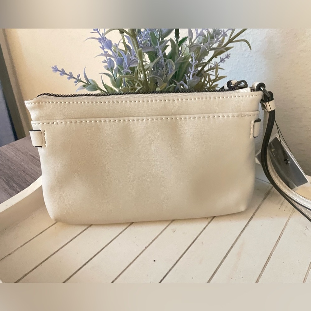 Simply Vera Joyce Wristlet NWT - Picture 3 of 4